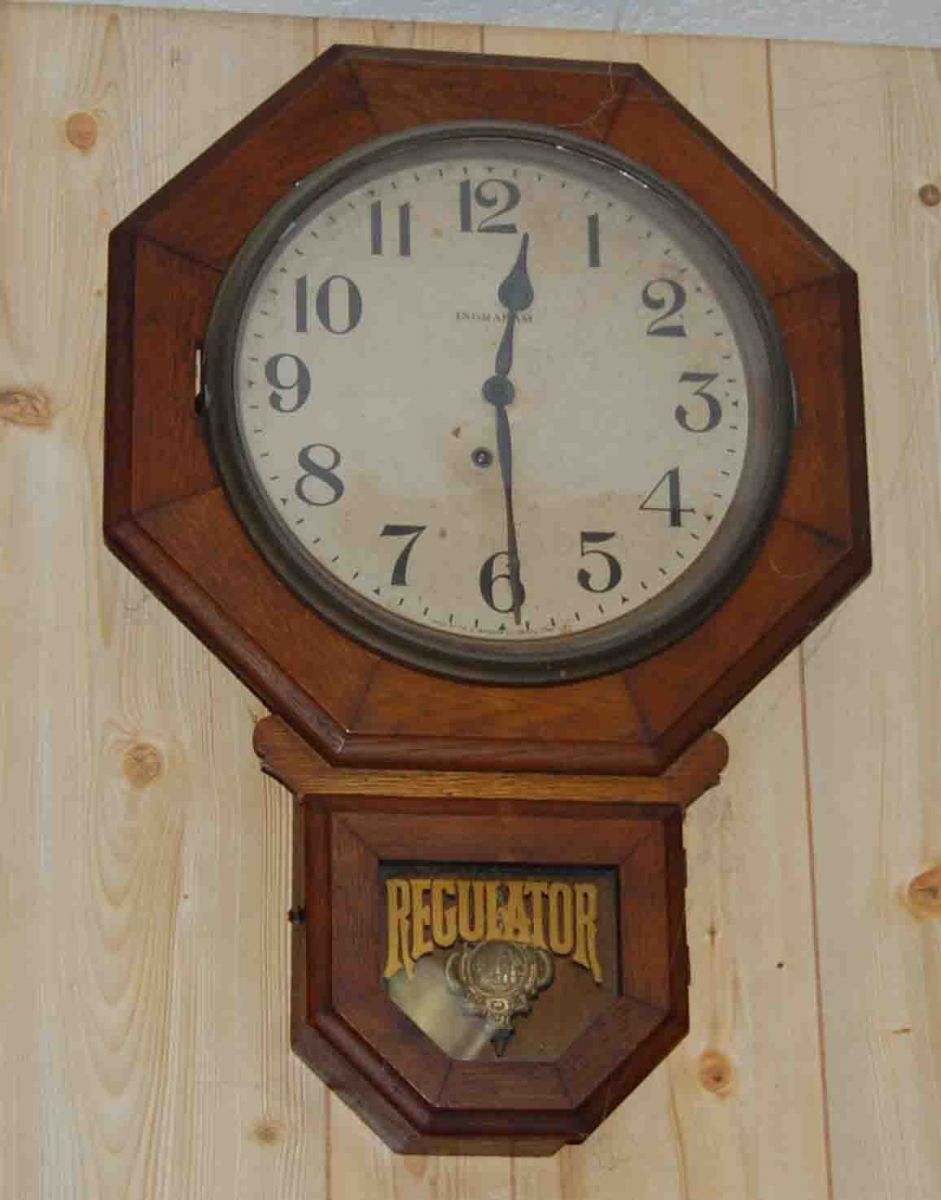 Đồng hồ treo tường nội địa Nhật TPHCM 1