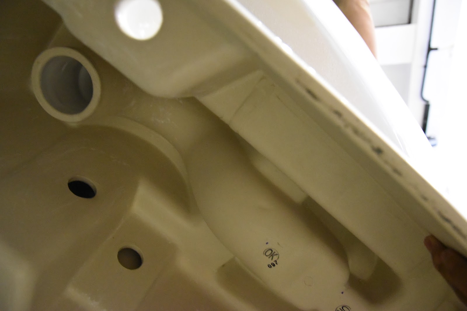 Hướng Dẫn Lắp Đặt Bồn Cầu Toto Theo Thiết Kế Kỹ Thuật - tâm lỗ bồn cầu