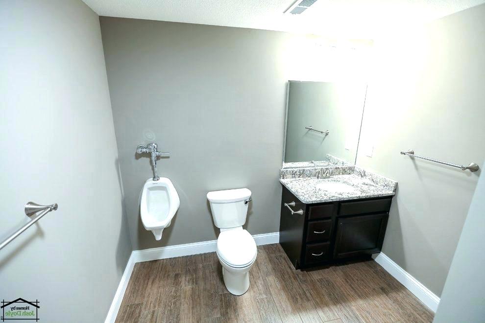 Có nên lắp bồn tiểu nam