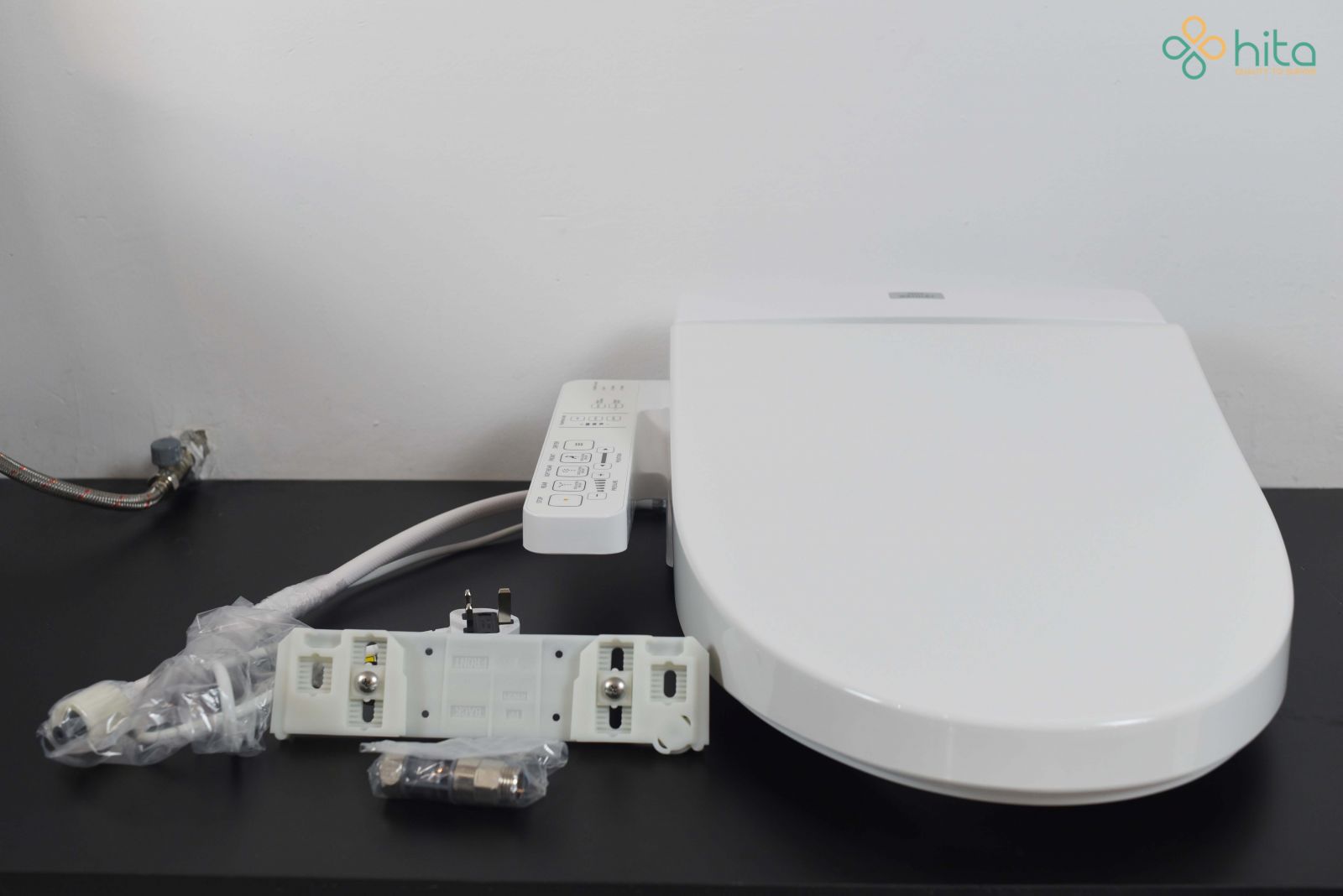 cách vệ sinh nắp rửa điện tử