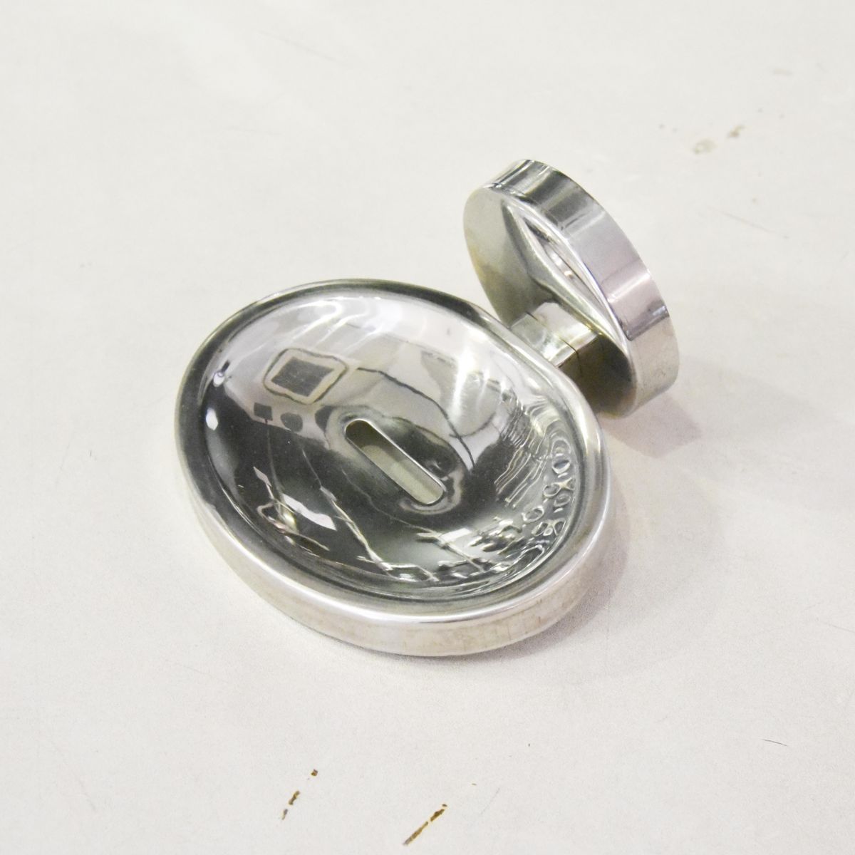 Kệ để xà phòng inox Outlet 01 là sản phẩm thiết bị vệ sinh outlet, xả kho, thanh lý một số mặt hàng trưng bày, giá khuyến mãi cực kỳ hấp dẫn, đến ngay showroom Hita tại Tphcm