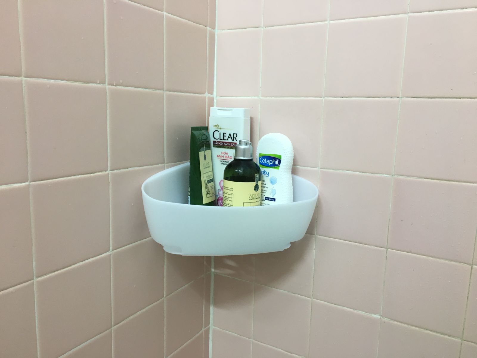 Mẫu kệ góc phòng tắm bằng nhựa Command 3M - kệ phòng tắm không cần khoan