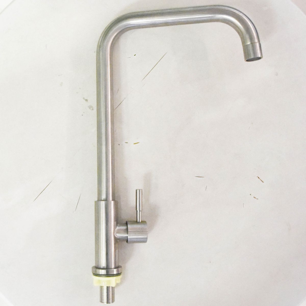 Vòi bếp rửa chén bát Outlet 12 là sản phẩm thiết bị vệ sinh outlet, xả kho, thanh lý một số mặt hàng trưng bày, giá khuyến mãi cực kỳ hấp dẫn, đến ngay showroom Hita tại Tphcm