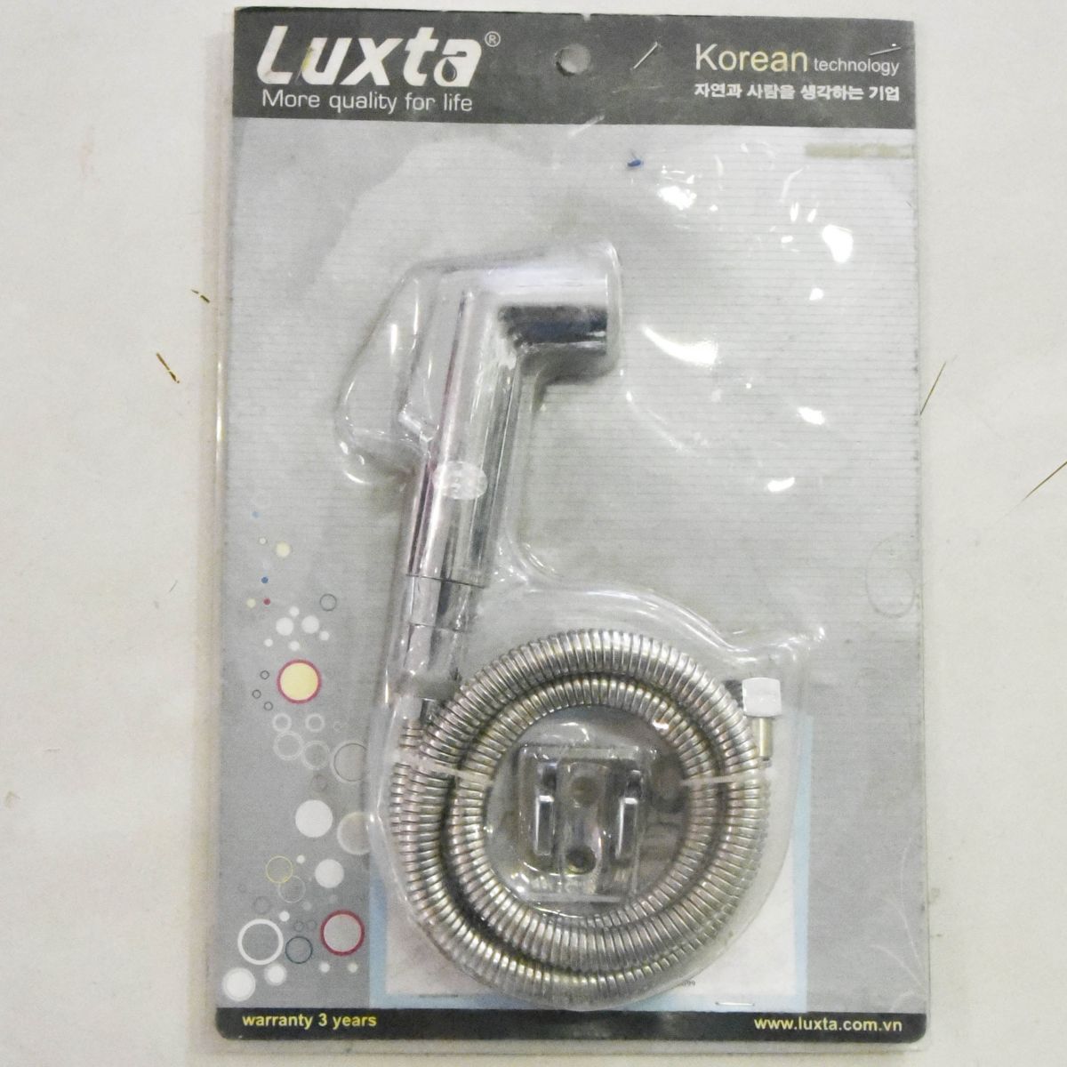 Vòi xịt toilet Outlet 13 là sản phẩm thiết bị vệ sinh outlet, xả kho, thanh lý một số mặt hàng trưng bày, giá khuyến mãi cực kỳ hấp dẫn, đến ngay showroom Hita tại Tphcm