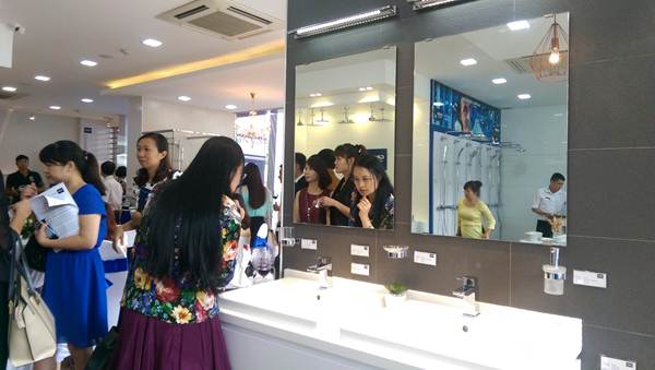 showroom thiết bị vệ sinh Inax chính hãng HCM