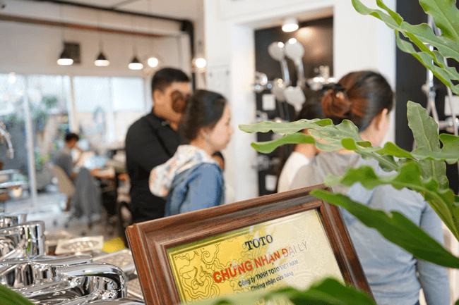 Showroom bồn cầu TOTO chính hãng