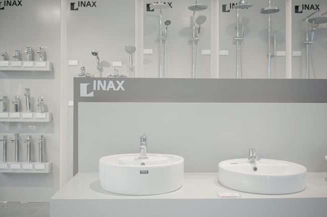 so sánh vòi lavabo Inax với các thương hiệu khác