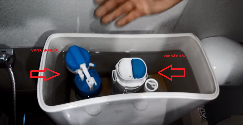 xử lý van cấp nước bồn cầu INAX