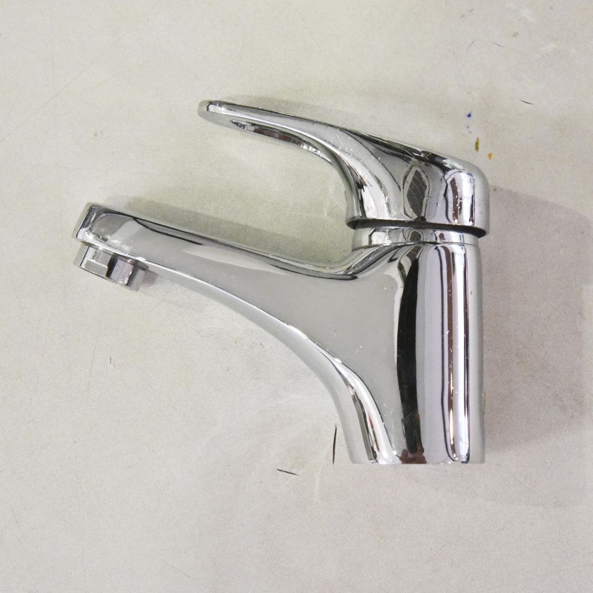 Vồi chậu lavabo Outlet 01 là sản phẩm thiết bị vệ sinh outlet, xả kho, thanh lý một số mặt hàng trưng bày, giá khuyến mãi cực kỳ hấp dẫn, đến ngay showroom Hita tại Tphcm