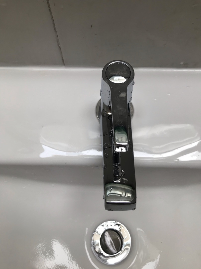 Đánh giá sản phẩm Vòi chậu lavabo lạnh Luxta L1108T1