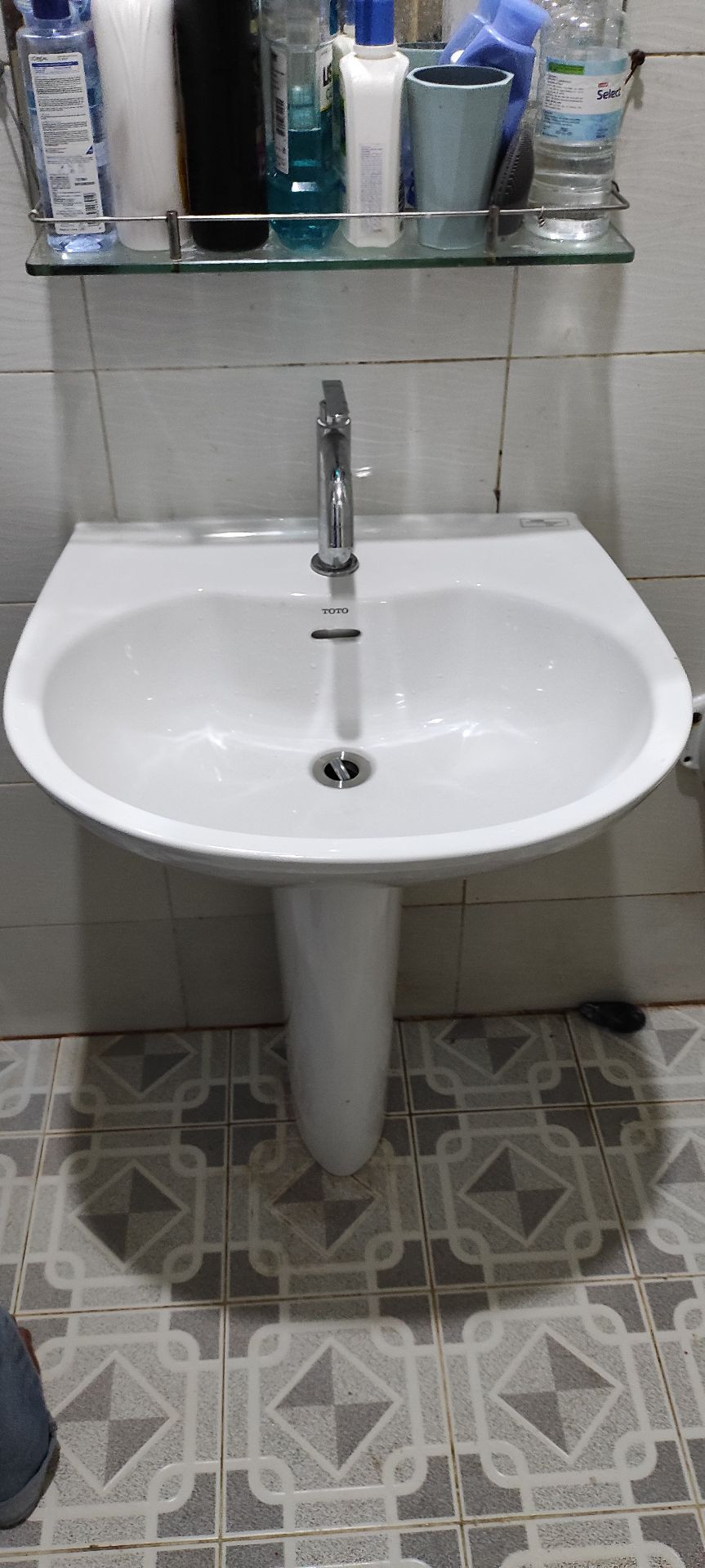 Đánh giá sản phẩm Chậu lavabo treo tường TOTO LPT239CR chân dài