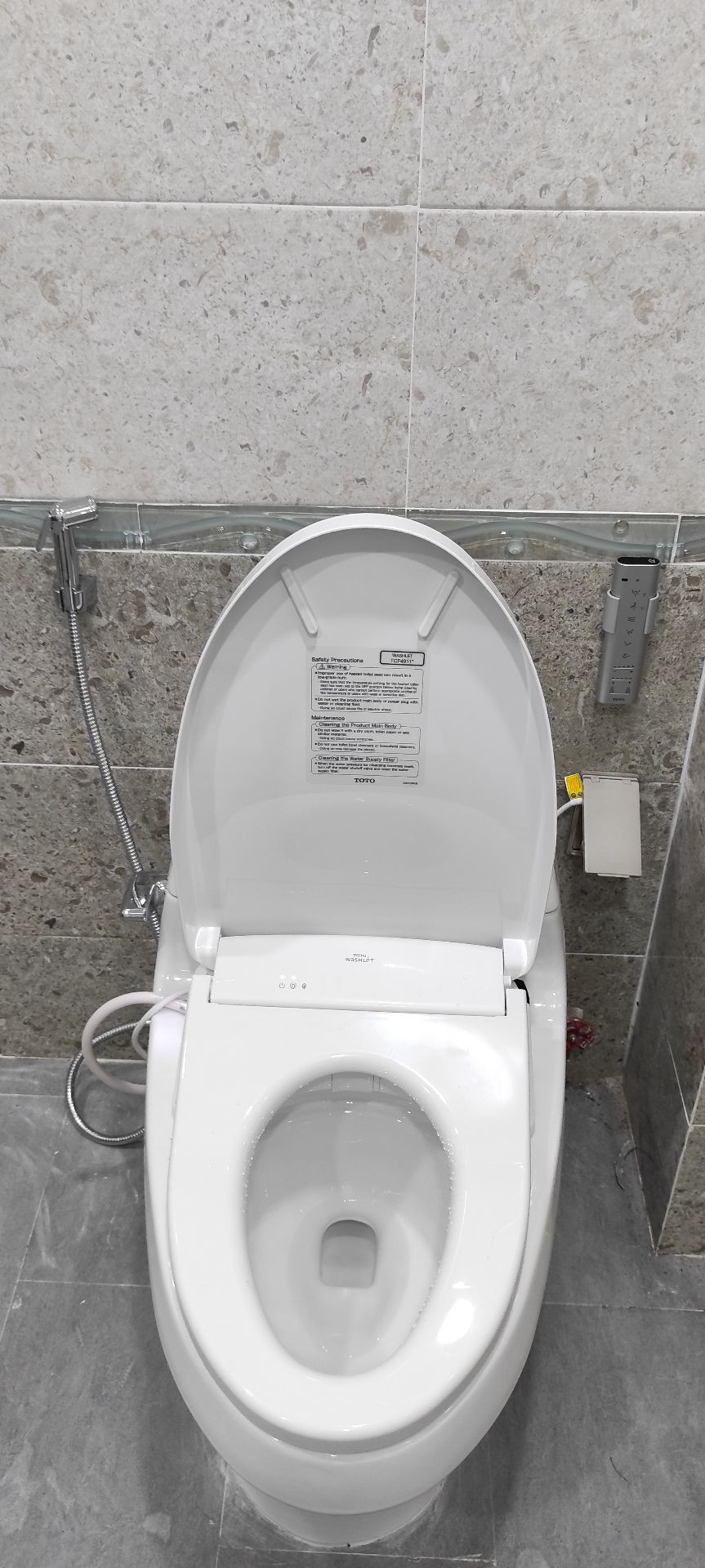Đánh giá sản phẩm Bồn cầu TOTO MS688W11 1 khối nắp điện tử Washlet S7 TCF4911Z