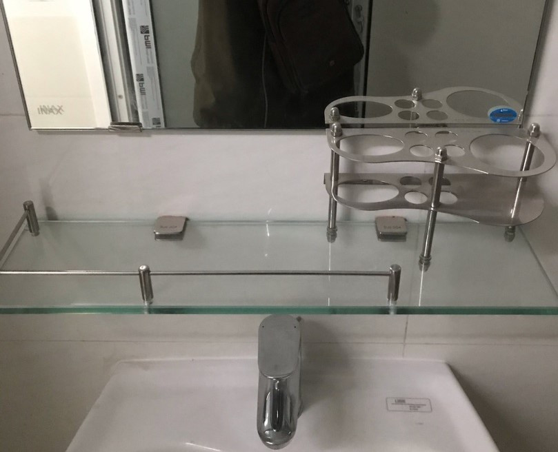 Đánh giá sản phẩm Kệ kính phòng tắm Hita HE01