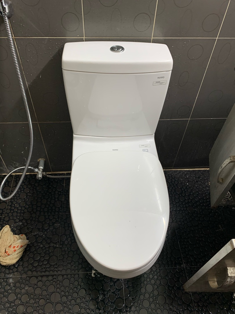 Đánh giá sản phẩm Bồn cầu 2 khối TOTO CS945DNT3 nắp đóng êm TC385VS