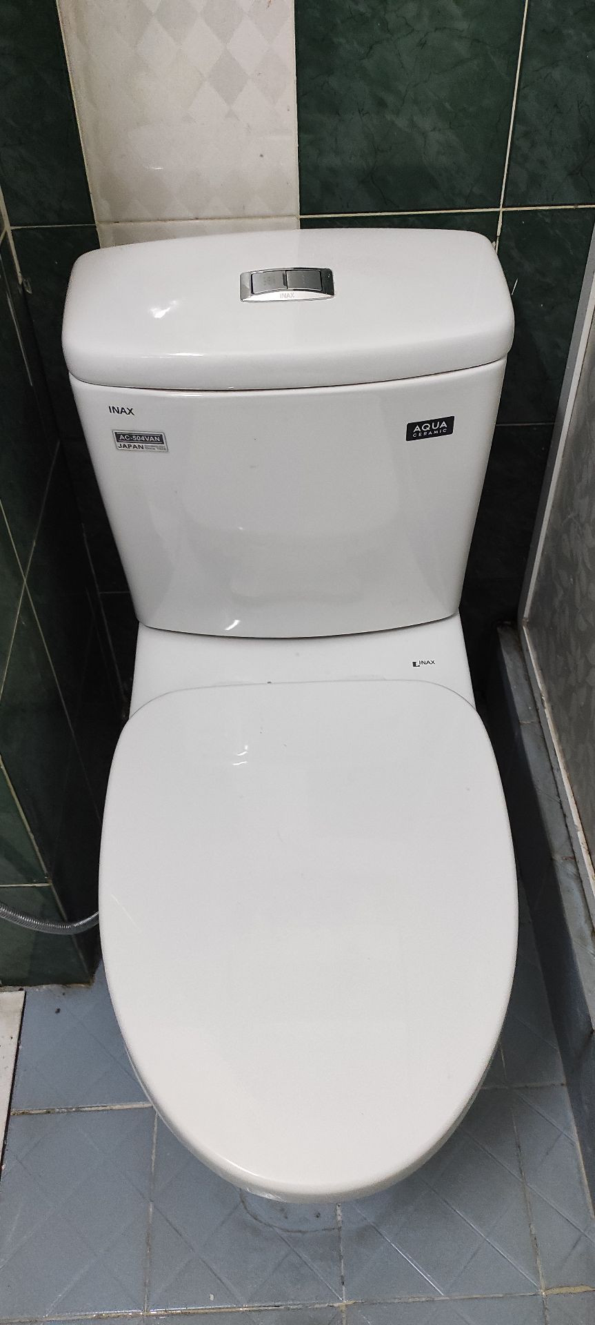 Đánh giá sản phẩm Bồn cầu 2 khối INAX AC-504VAN (AC504VAN) nắp đóng êm