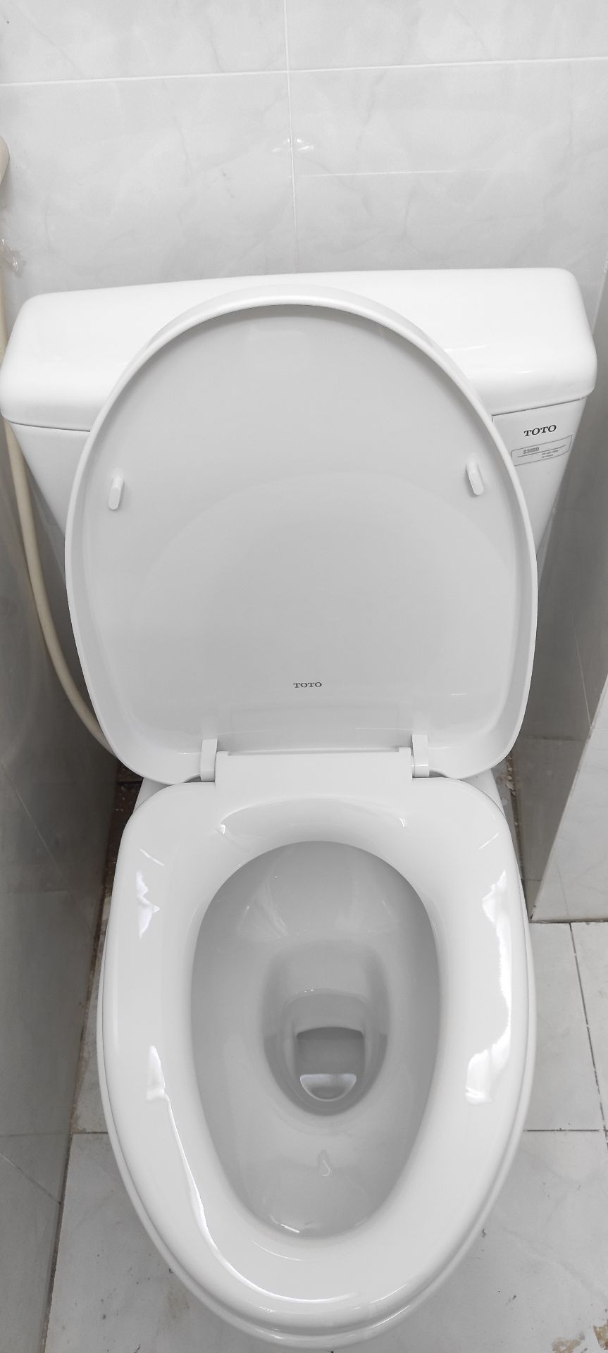 Đánh giá sản phẩm Bồn cầu 2 khối TOTO CS300DT3Y1 nắp đóng êm TC385VS