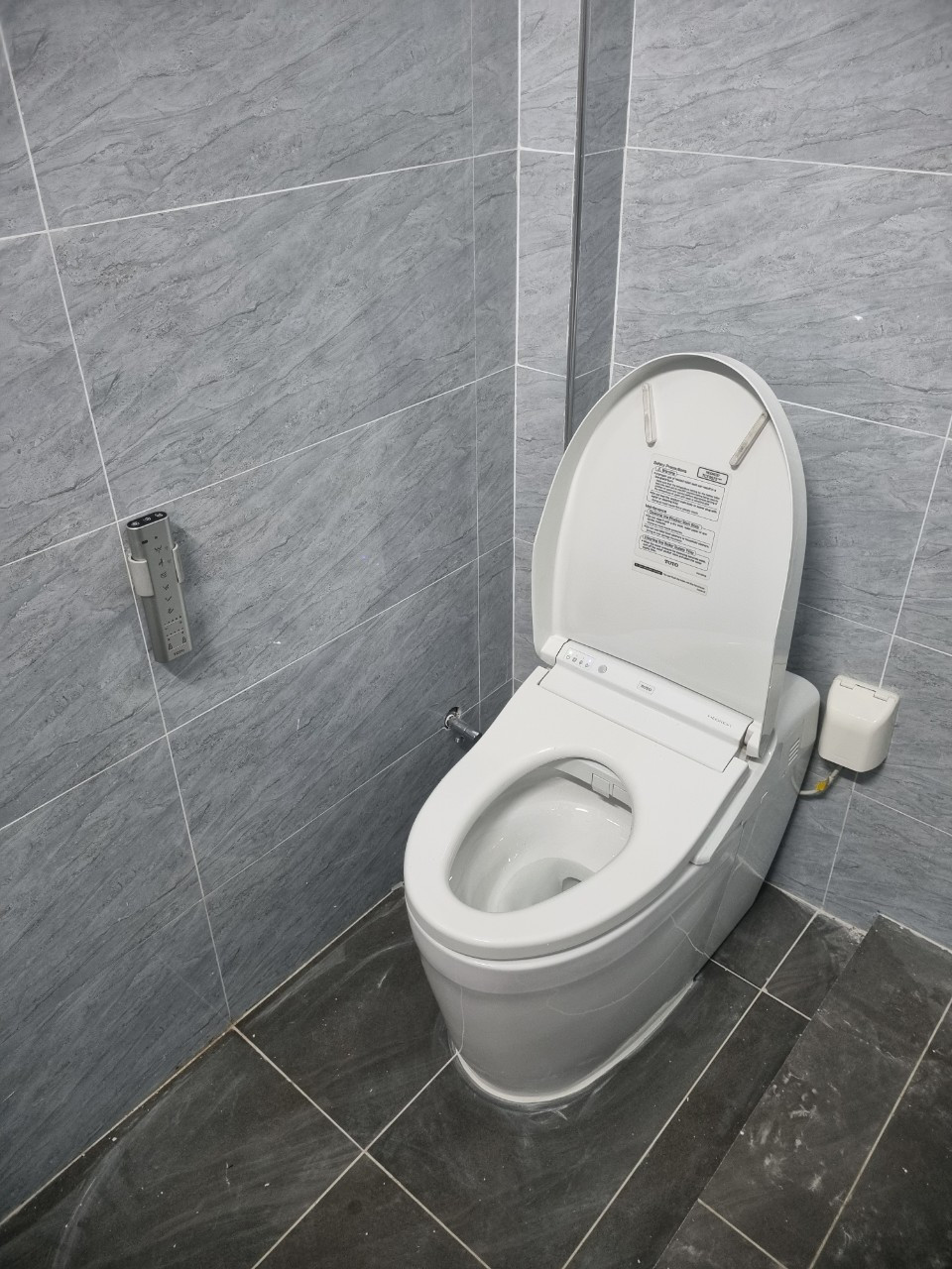 Đánh giá sản phẩm Bồn cầu thông minh Neorest DH TOTO CS988VT TCF9575Z T53P100VR