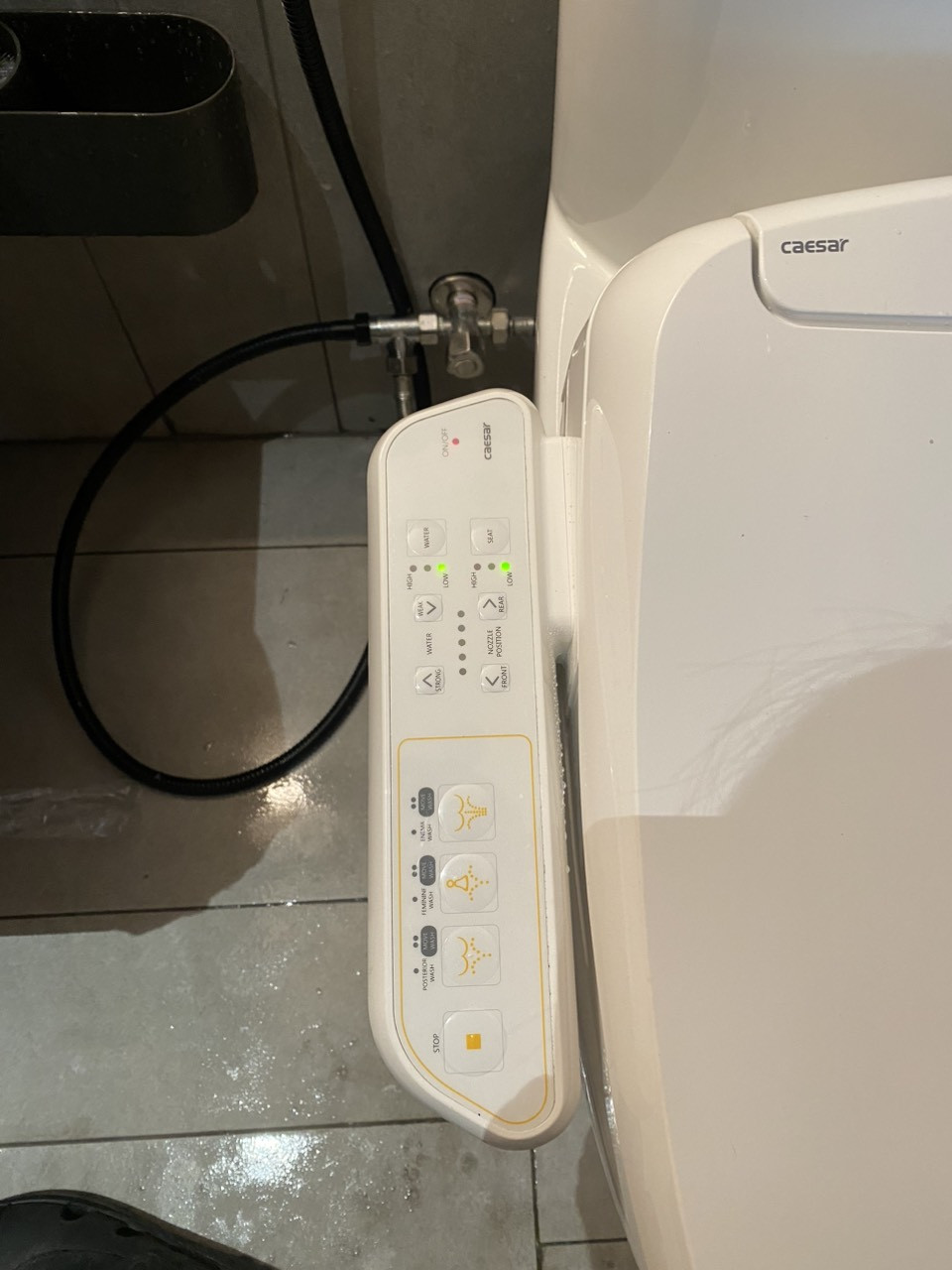 Đánh giá sản phẩm Nắp rửa điện tử Caesar TAF400H (TAF400H-PW)