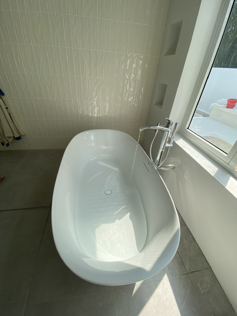 Đánh giá sản phẩm Bồn tắm đặt sàn 1m7 INAX BF-1760V (BF1760V) chống trượt