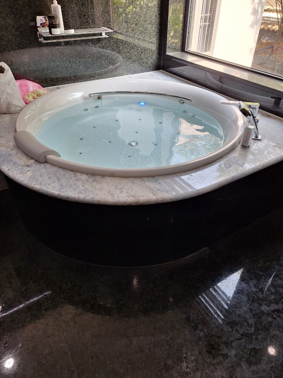 Đánh giá sản phẩm Bồn tắm massage TOTO PPYD1720HPTE#P ngọc trai 1m7 tay vịn