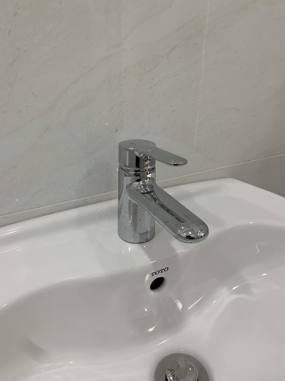 Đánh giá sản phẩm Vòi lavabo nóng lạnh New Standard TOTO TVLM102NSR