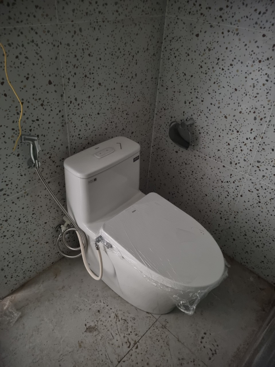 Đánh giá sản phẩm Bồn cầu 1 khối nắp rửa cơ INAX AC-989 + CW-S15VN