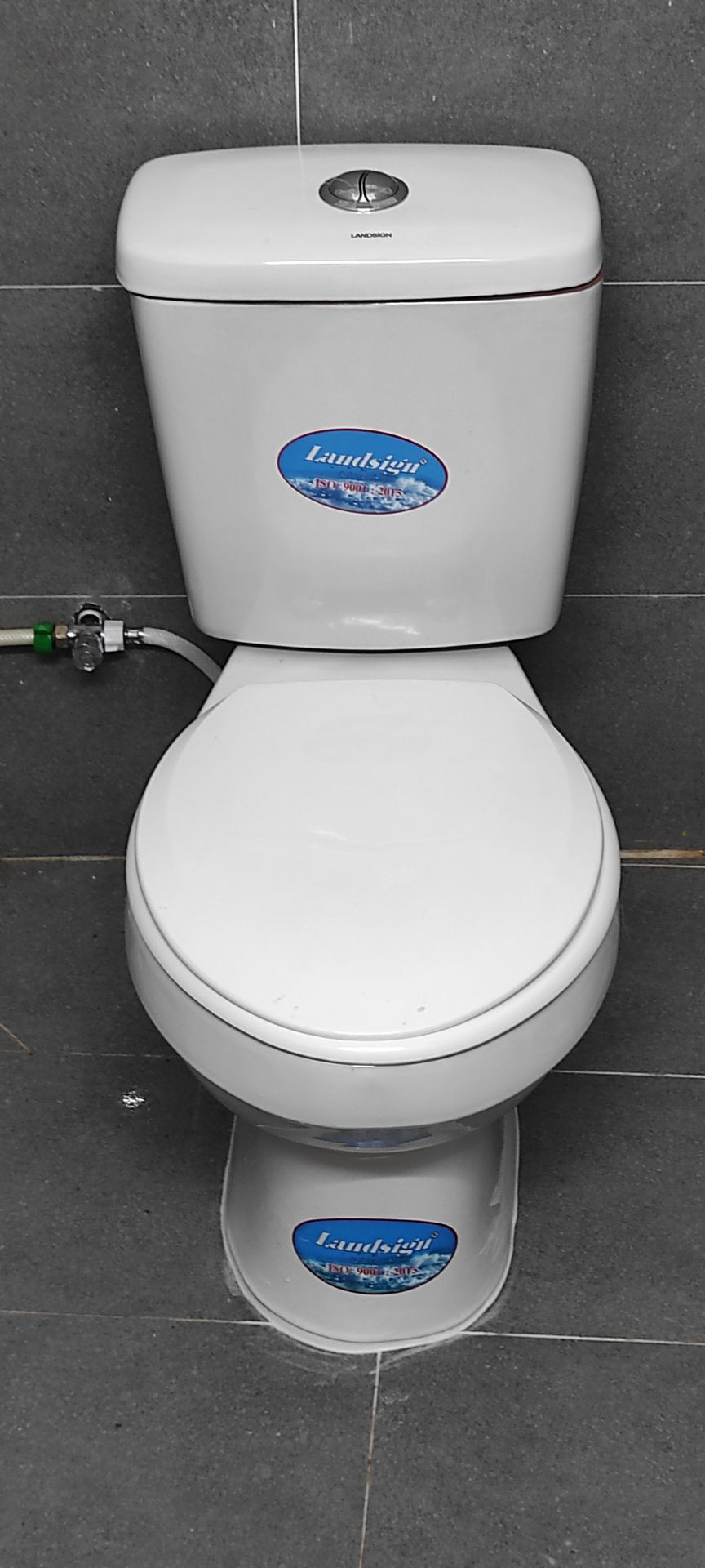 Đánh giá sản phẩm Bồn cầu LANDSIGN 2 khối xả nhấn LS2KN
