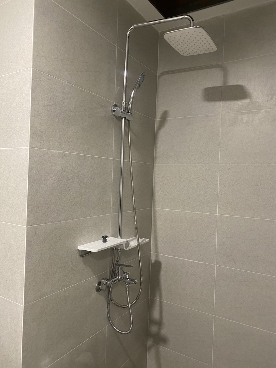 Đánh giá sản phẩm Bộ sen tắm cây nóng lạnh Caesar BS127+S383C