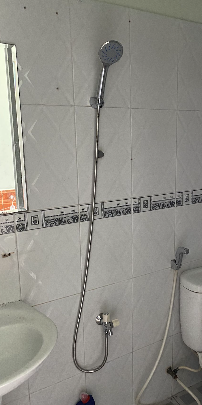 Đánh giá sản phẩm Bộ vòi sen tắm lạnh Caesar S038C