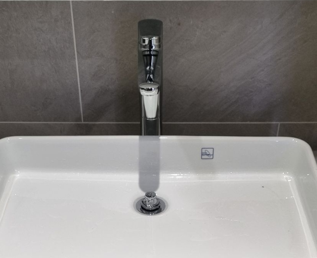 Đánh giá sản phẩm Vòi lavabo nóng lạnh GR TOTO TLG02307V