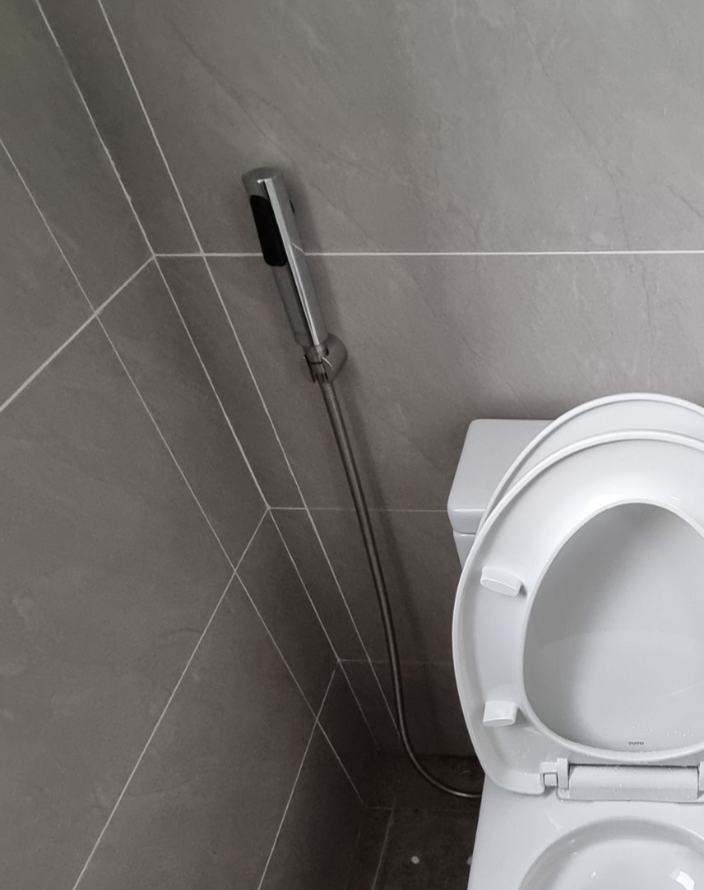 Đánh giá sản phẩm Vòi xịt vệ sinh Caesar BS308CW