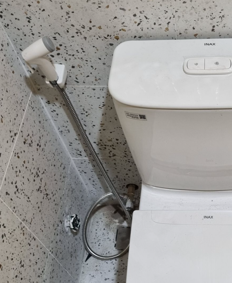 Đánh giá sản phẩm Vòi xịt vệ sinh Caesar BS304B