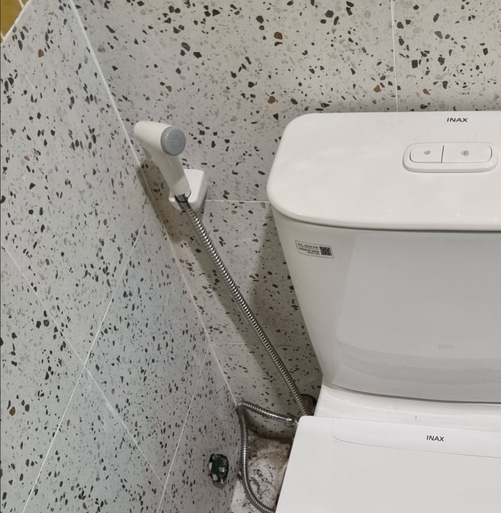 Đánh giá sản phẩm Vòi xịt vệ sinh Caesar BS304B