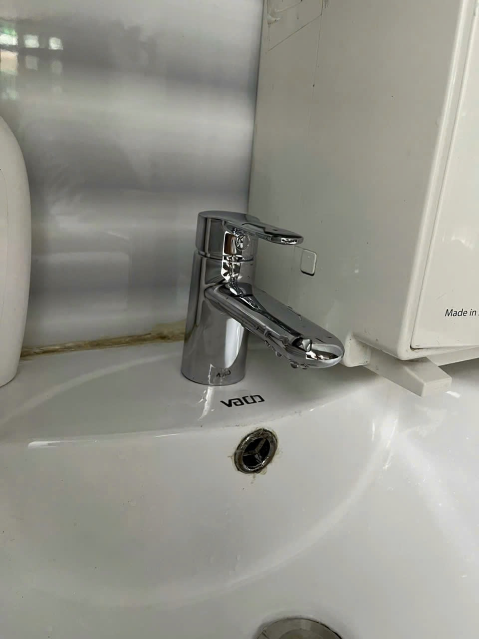 Đánh giá sản phẩm Vòi lavabo lạnh TOTO TVLC101NSR