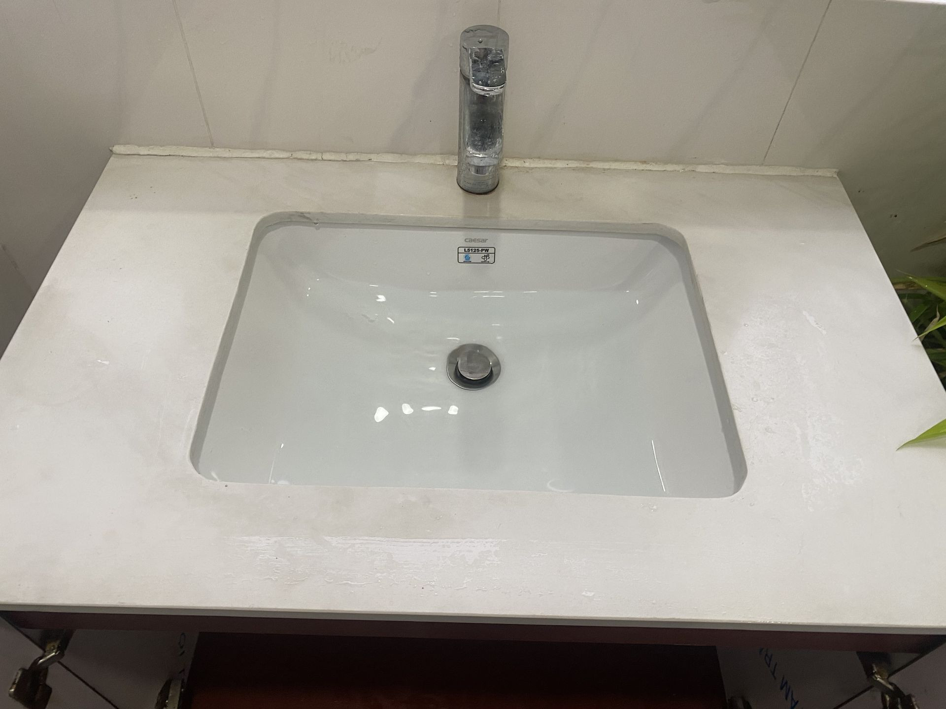 Đánh giá sản phẩm Chậu rửa mặt lavabo âm bàn Caesar L5125