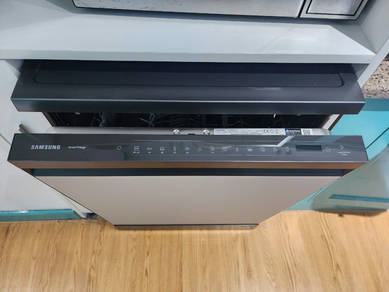 Đánh giá sản phẩm Máy rửa chén Samsung Bespoke hệ thống rửa xoáy kép Water Jet Clean DW60CB750FAPSV