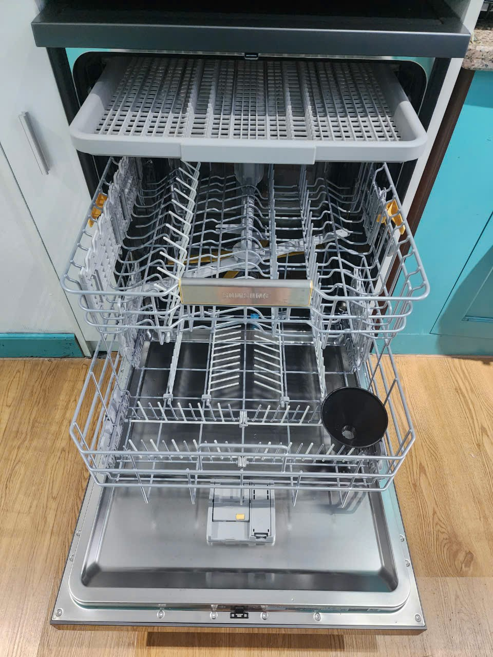 Đánh giá sản phẩm Máy rửa chén Samsung Bespoke hệ thống rửa xoáy kép Water Jet Clean DW60CB750FAPSV