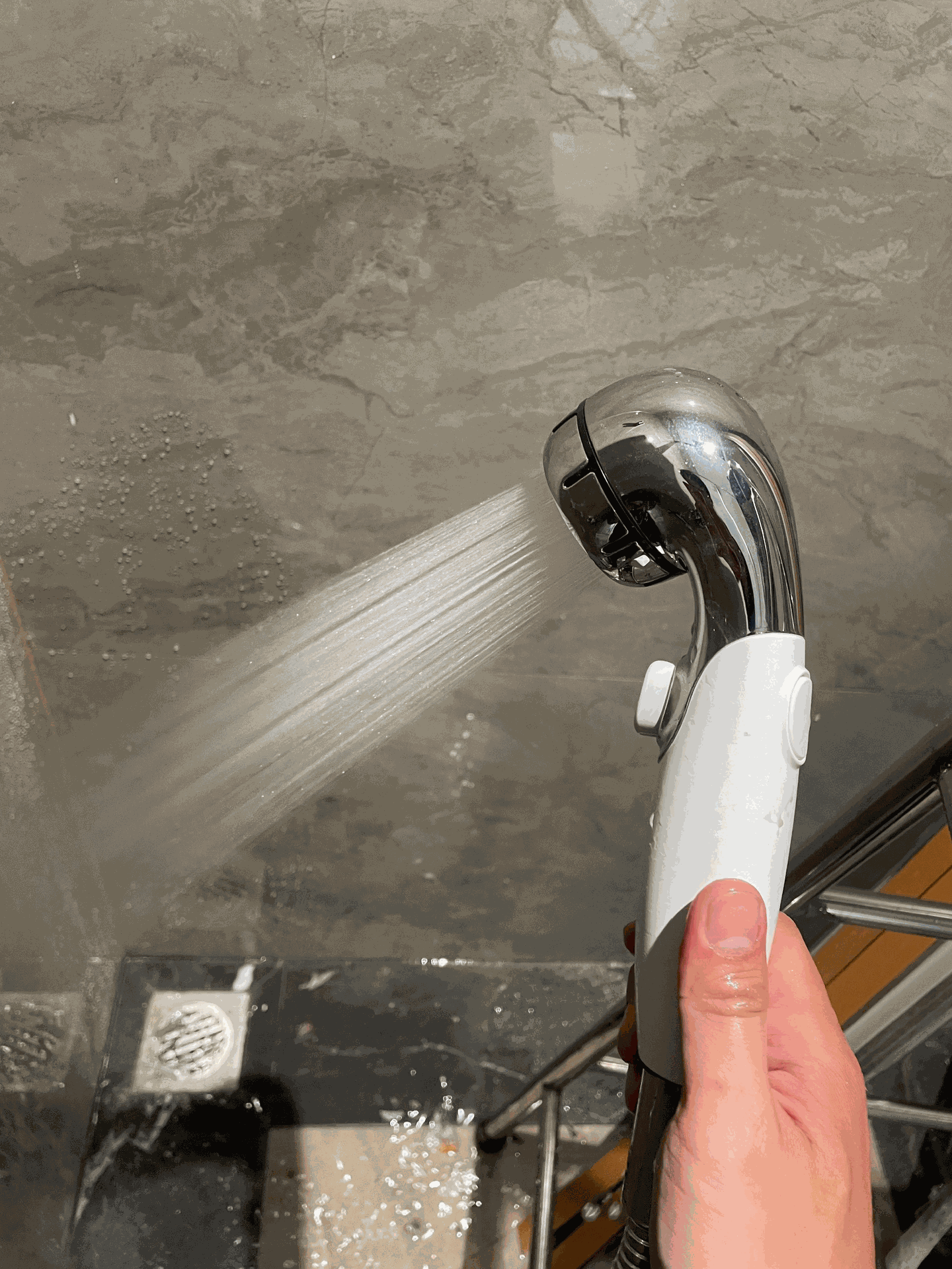 Đánh giá sản phẩm Thiết bị lọc nước vòi sen tắm Mitsubishi Cleansui ES301-WT/BK