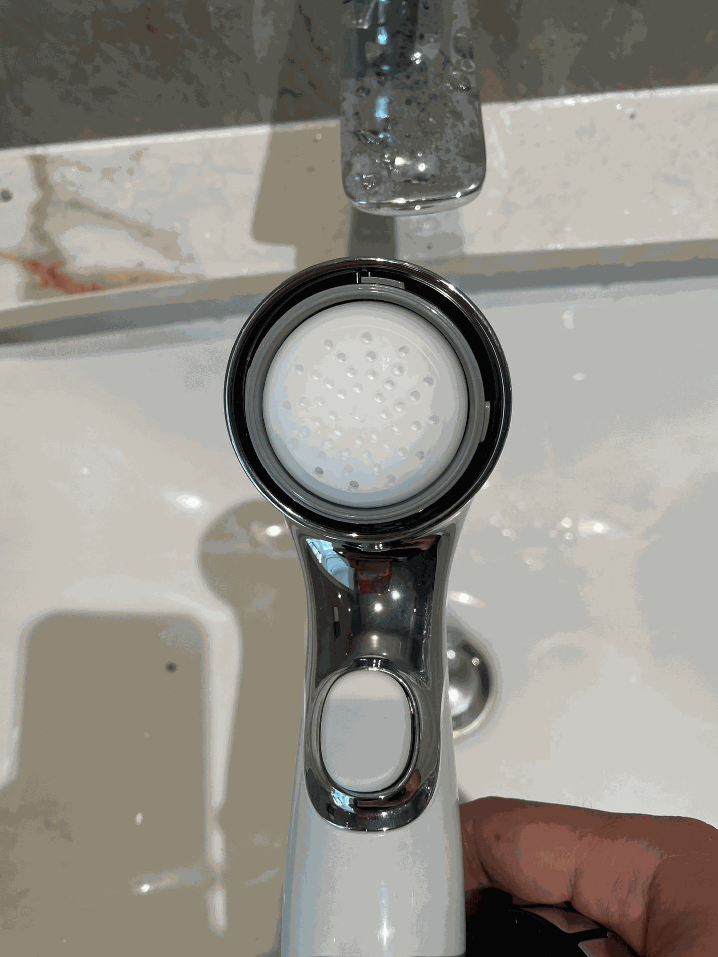 Đánh giá sản phẩm Thiết bị lọc nước vòi sen tắm Mitsubishi Cleansui ES301-WT/BK