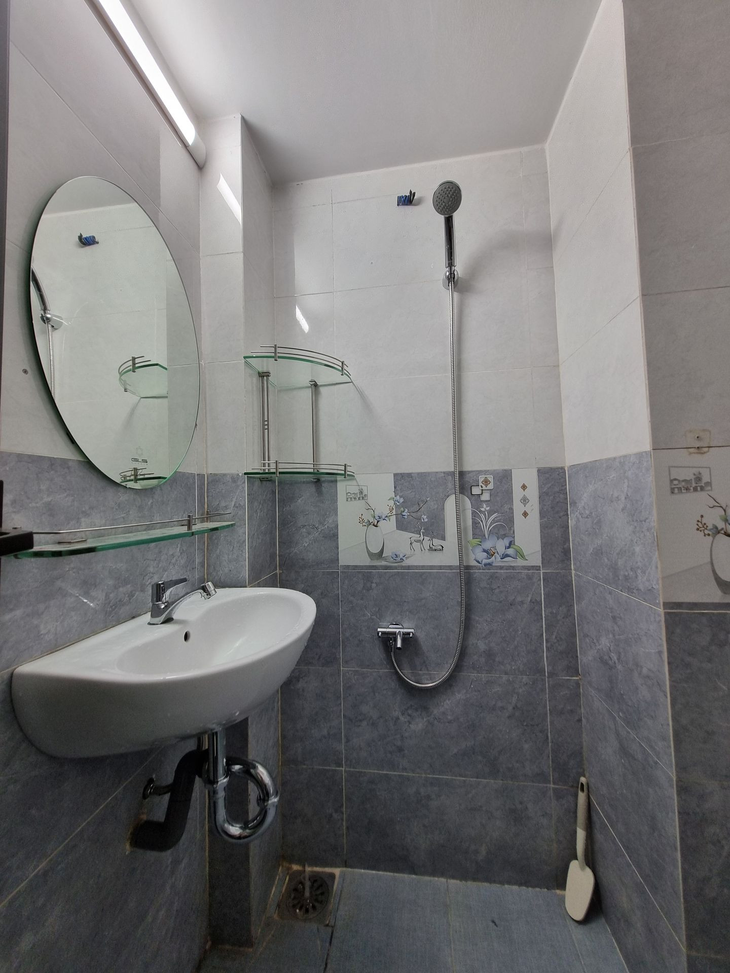 Đánh giá sản phẩm Chậu lavabo treo tường TOTO LT240CS