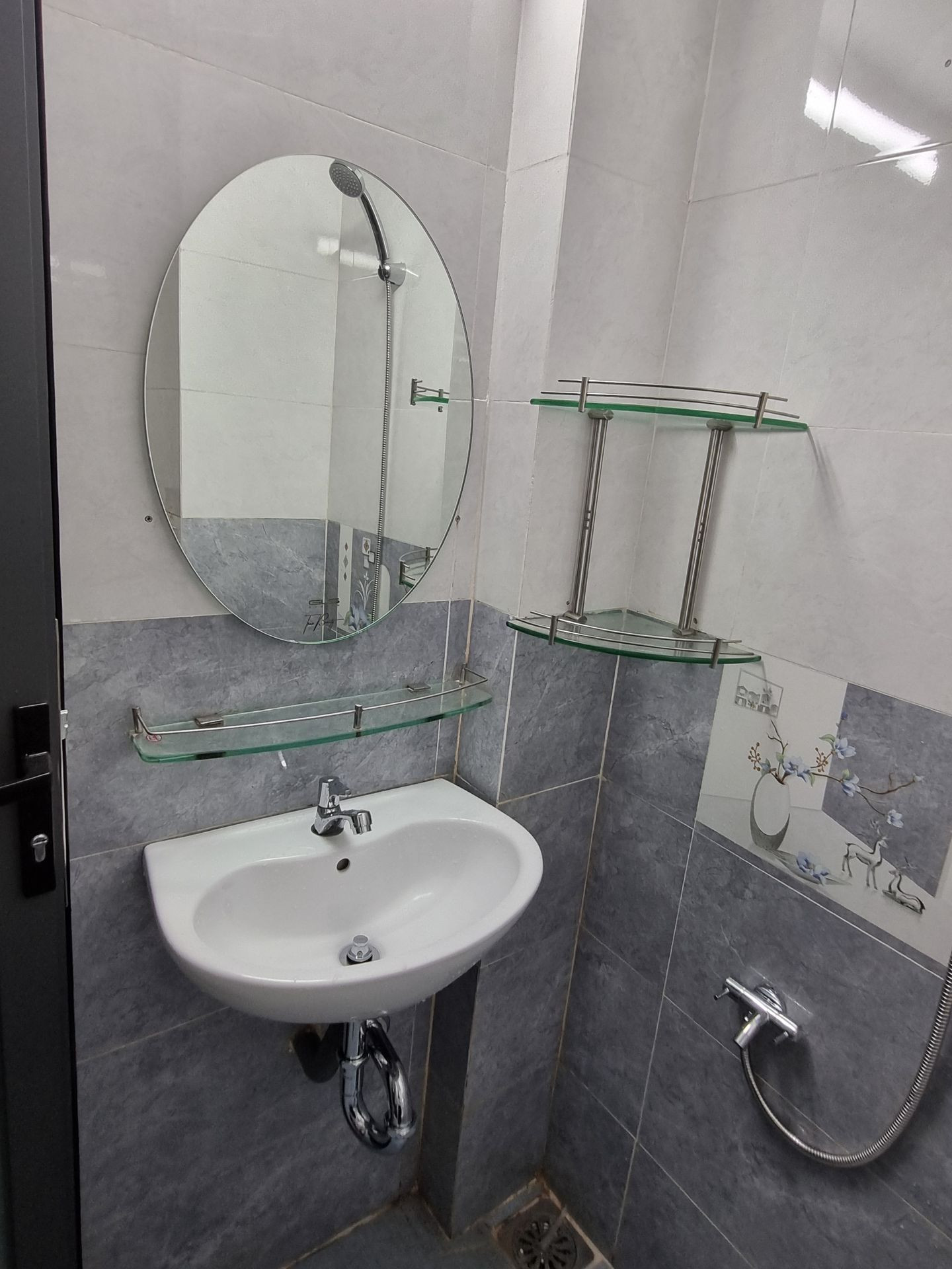 Đánh giá sản phẩm Chậu lavabo treo tường TOTO LT240CS