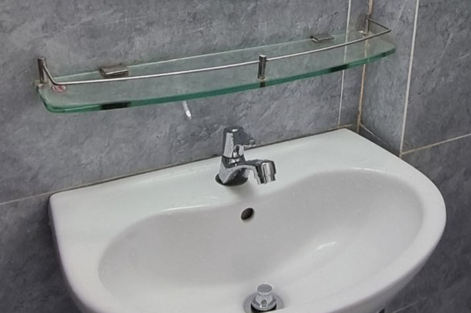 Đánh giá sản phẩm Vòi chậu lavabo lạnh Luxta L1104V