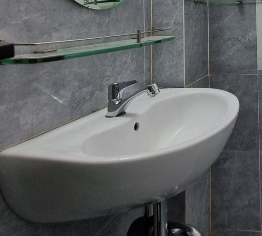 Đánh giá sản phẩm Vòi chậu lavabo lạnh Luxta L1104V