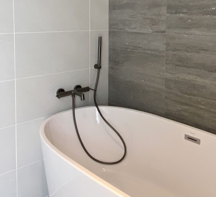 Đánh giá sản phẩm Sen tắm nóng lạnh gắn tường Esslinger ES-28703-615QS