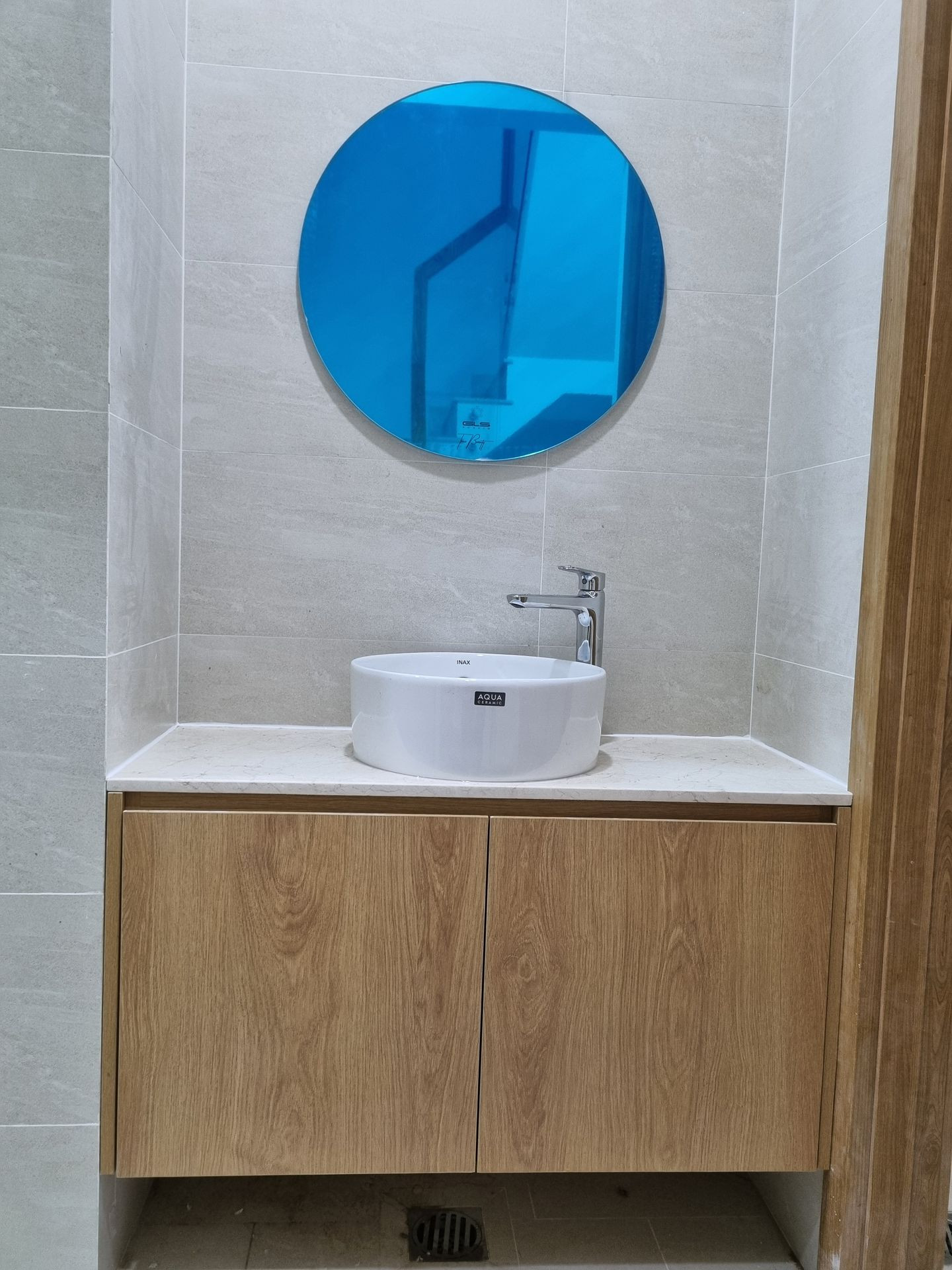 Đánh giá sản phẩm Gương soi tròn D60cm mài cạnh đứng GLS S00C80