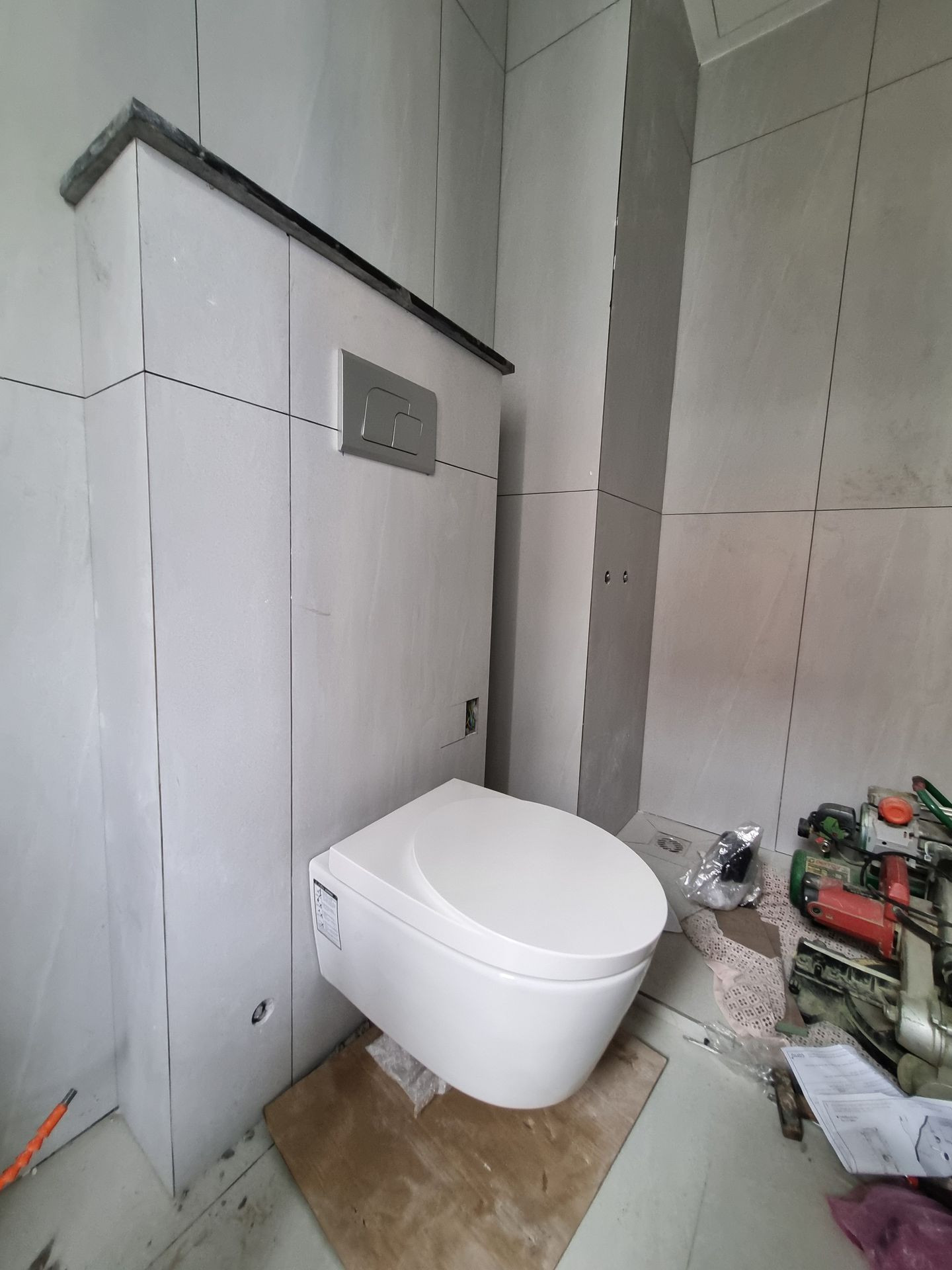 Đánh giá sản phẩm Bồn cầu treo tường COTTO SC19517(F) nắp êm dòng Oval