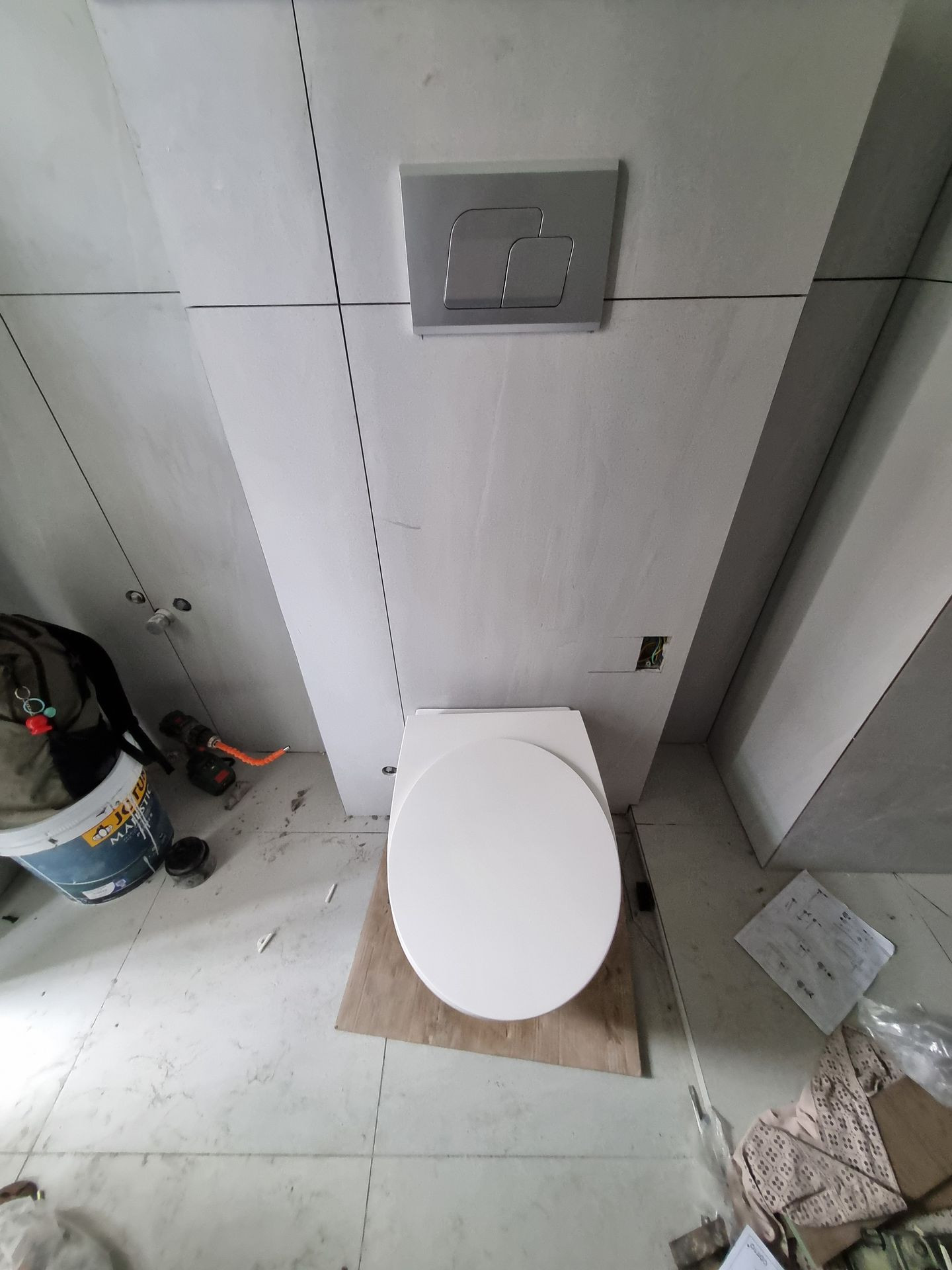 Đánh giá sản phẩm Bồn cầu treo tường COTTO SC19517(F) nắp êm dòng Oval