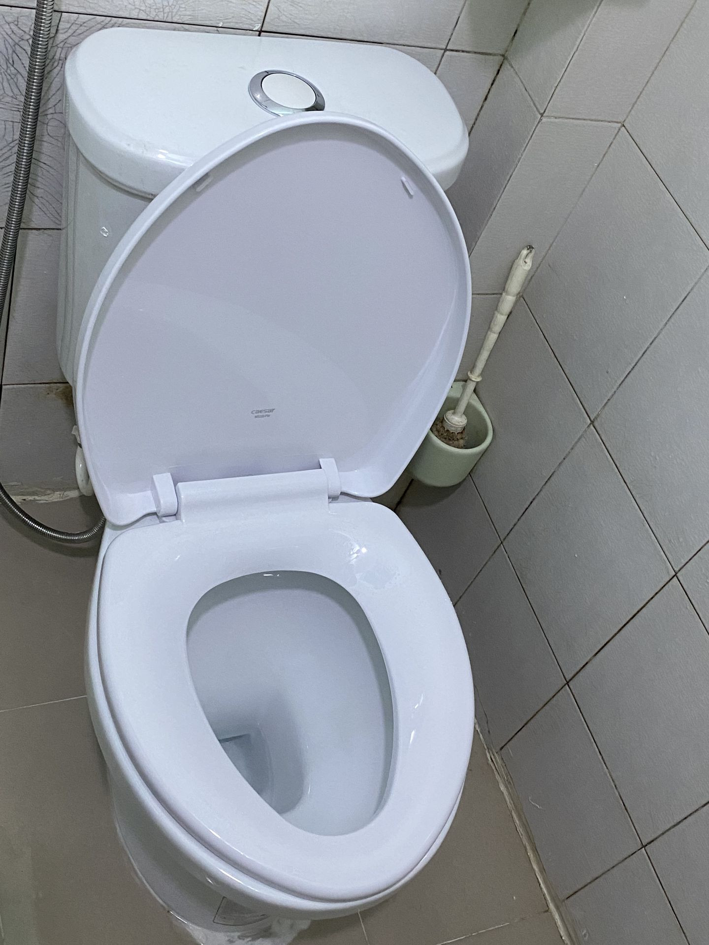 Đánh giá sản phẩm Bồn cầu 2 khối Caesar CTS1338 nắp êm