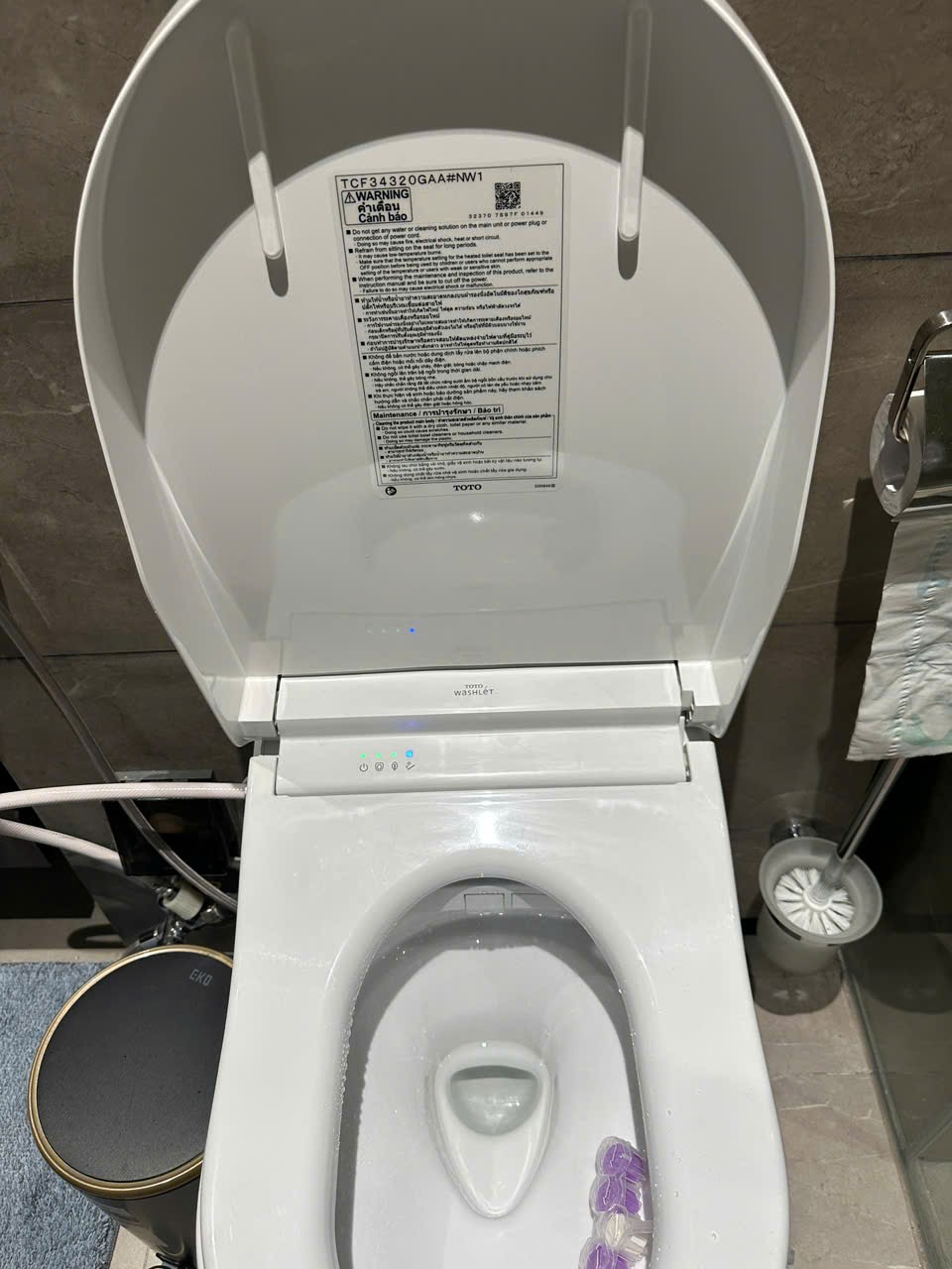 Đánh giá sản phẩm Bồn cầu treo tường điện tử TOTO CW553 TCF34320GAA WH172A MB174P#SS