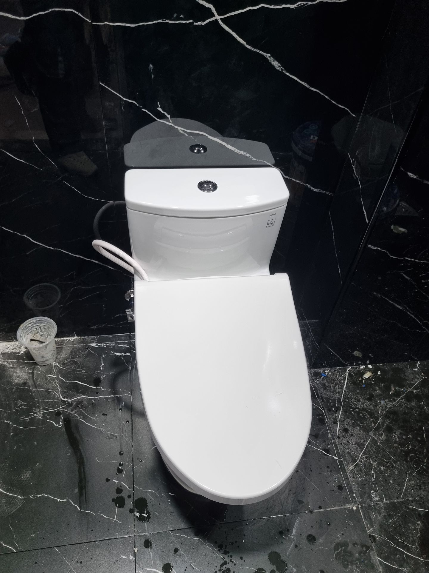 Đánh giá sản phẩm Bồn cầu TOTO MS885DE4 1 khối nắp rửa cơ TCW1211A